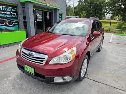 Used 2011 Subaru Outback 2.5i Premium AWD/4WD image 3