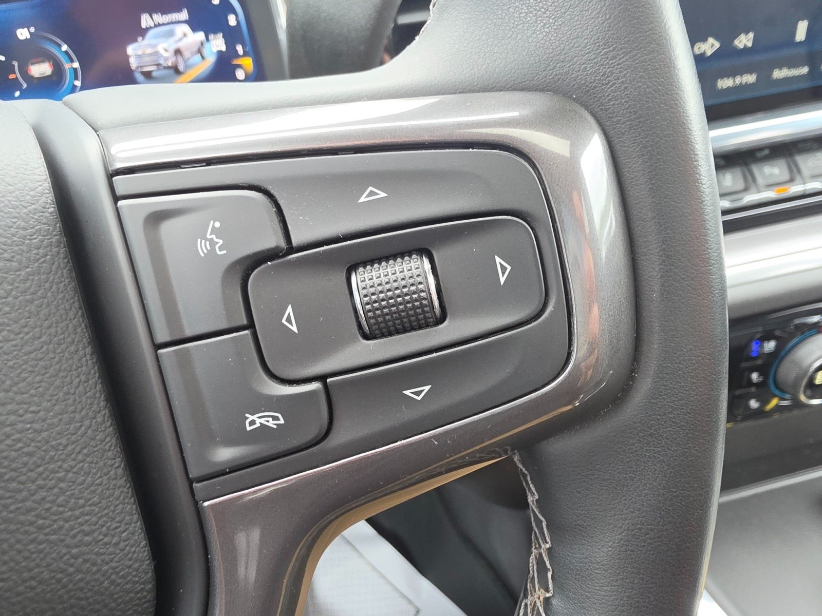 Used 2025 Chevrolet Silverado 2500 High Country w/ High Country Premium Package AWD/4WD image 47