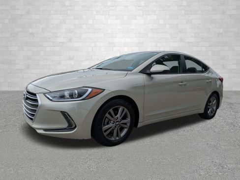Used 2017 Hyundai Elantra Value Edition w/ Cargo Package FWD image 5