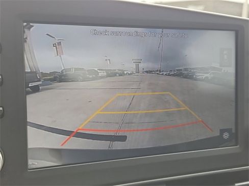 Used 2021 Hyundai Elantra SEL image 2