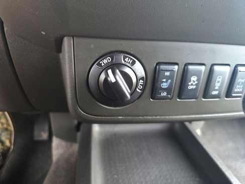 Used 2018 Nissan Frontier PRO-4X AWD/4WD image 20
