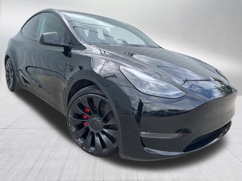 Used 2022 Tesla Model Y Performance AWD/4WD image 3