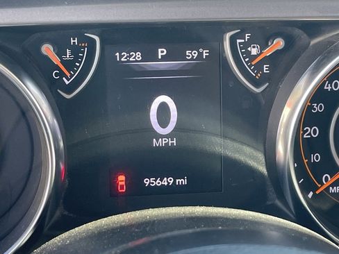 Used 2023 Jeep Gladiator Sport image 9