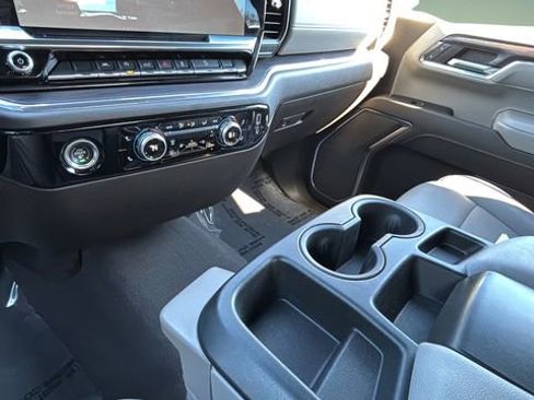 Used 2024 GMC Sierra 1500 SLT image 14