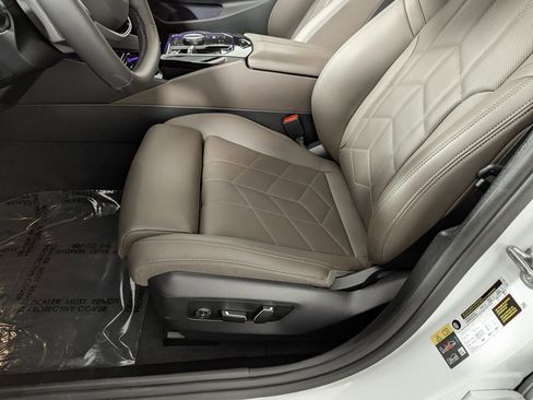 Certified 2024 BMW i5 eDrive40i w/ Convenience Package image 19