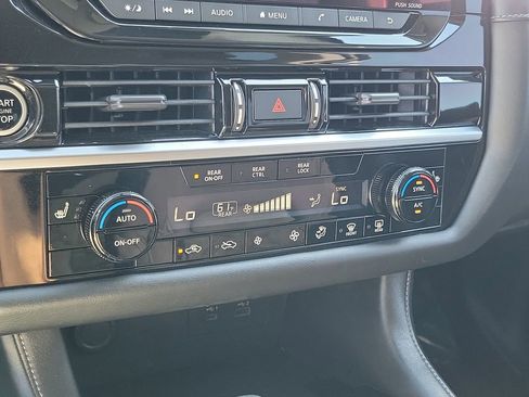 Used 2022 Nissan Pathfinder SV FWD image 13