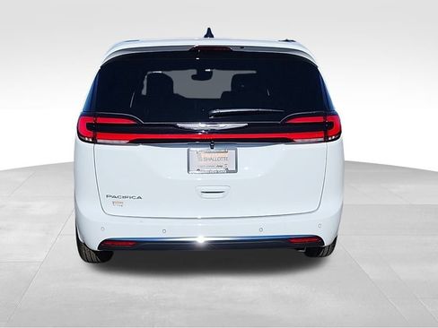 New 2026 Chrysler Pacifica Select FWD image 17