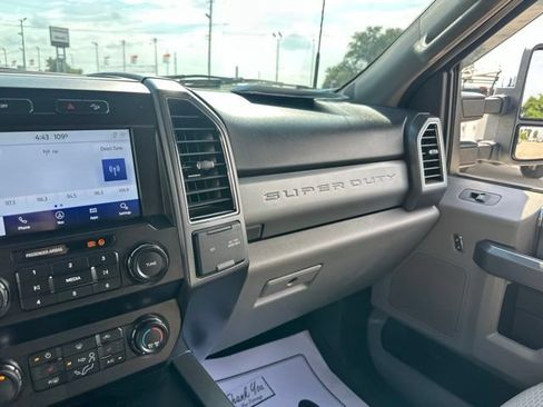 Used 2022 Ford F250 XLT w/ XLT Premium Package AWD/4WD image 41