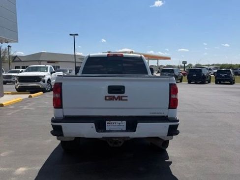 Used 2017 GMC Sierra 2500 Denali w/ Duramax Plus Package AWD/4WD image 7