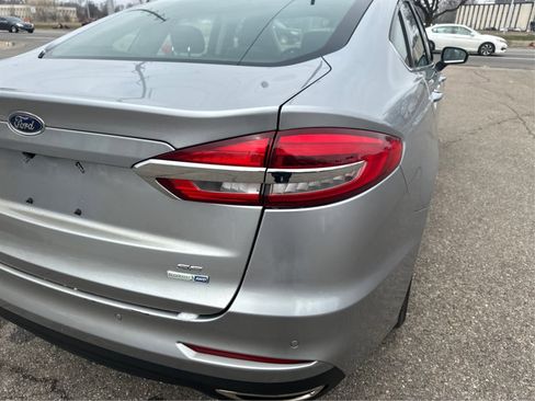 Used 2020 Ford Fusion SE image 33