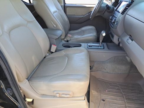 Used 2011 Nissan Frontier SL image 15