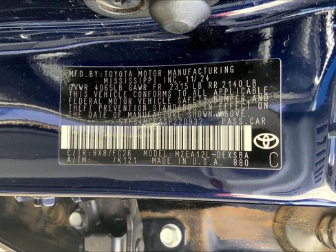 Used 2025 Toyota Corolla SE image 36