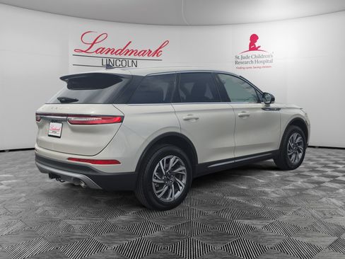 Certified 2024 Lincoln Corsair AWD w/ Towing Package image 5