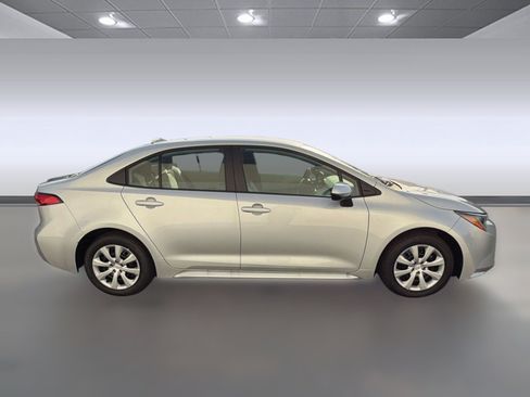 Used 2026 Toyota Corolla LE FWD image 8