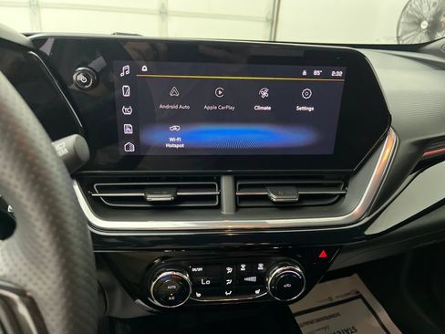 Used 2024 Chevrolet Trax RS w/ Driver Confidence Package FWD image 19