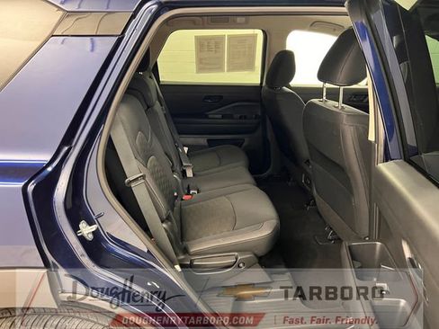 Used 2025 Nissan Pathfinder SV FWD image 41