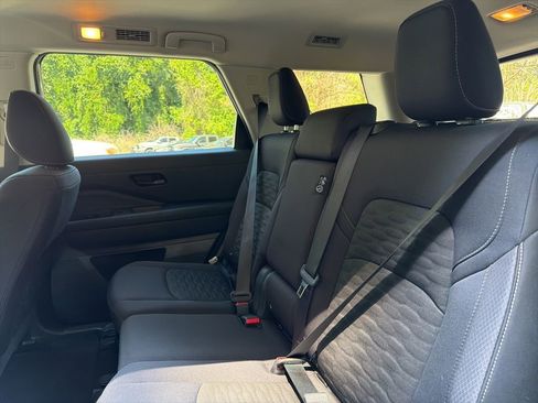 Used 2025 Nissan Pathfinder SV FWD image 15