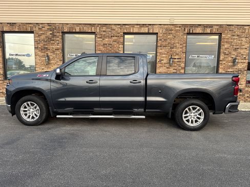 Used 2021 Chevrolet Silverado 1500 LT w/ Z71 Off-Road Package AWD/4WD image 2