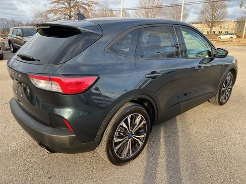 Used 2022 Ford Escape SE w/ SE Sport Appearance Package image 7