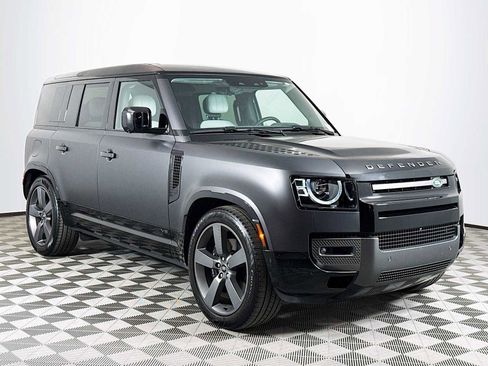 Used 2025 Land Rover Defender 110 V8 AWD/4WD image 3