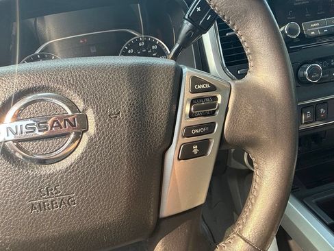 Used 2021 Nissan Titan SL w/ Moonroof Package AWD/4WD image 17