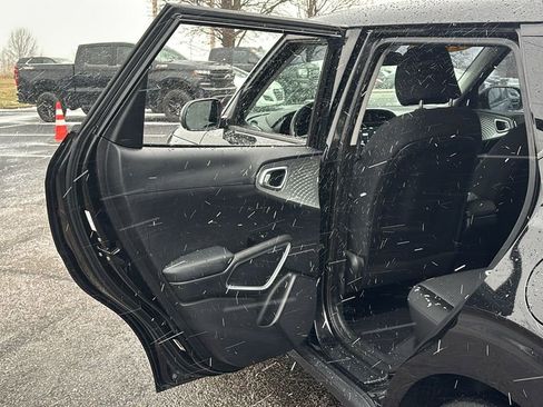 Used 2020 Kia Soul LX image 28