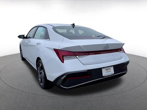 Used 2025 Hyundai Elantra Limited image 11