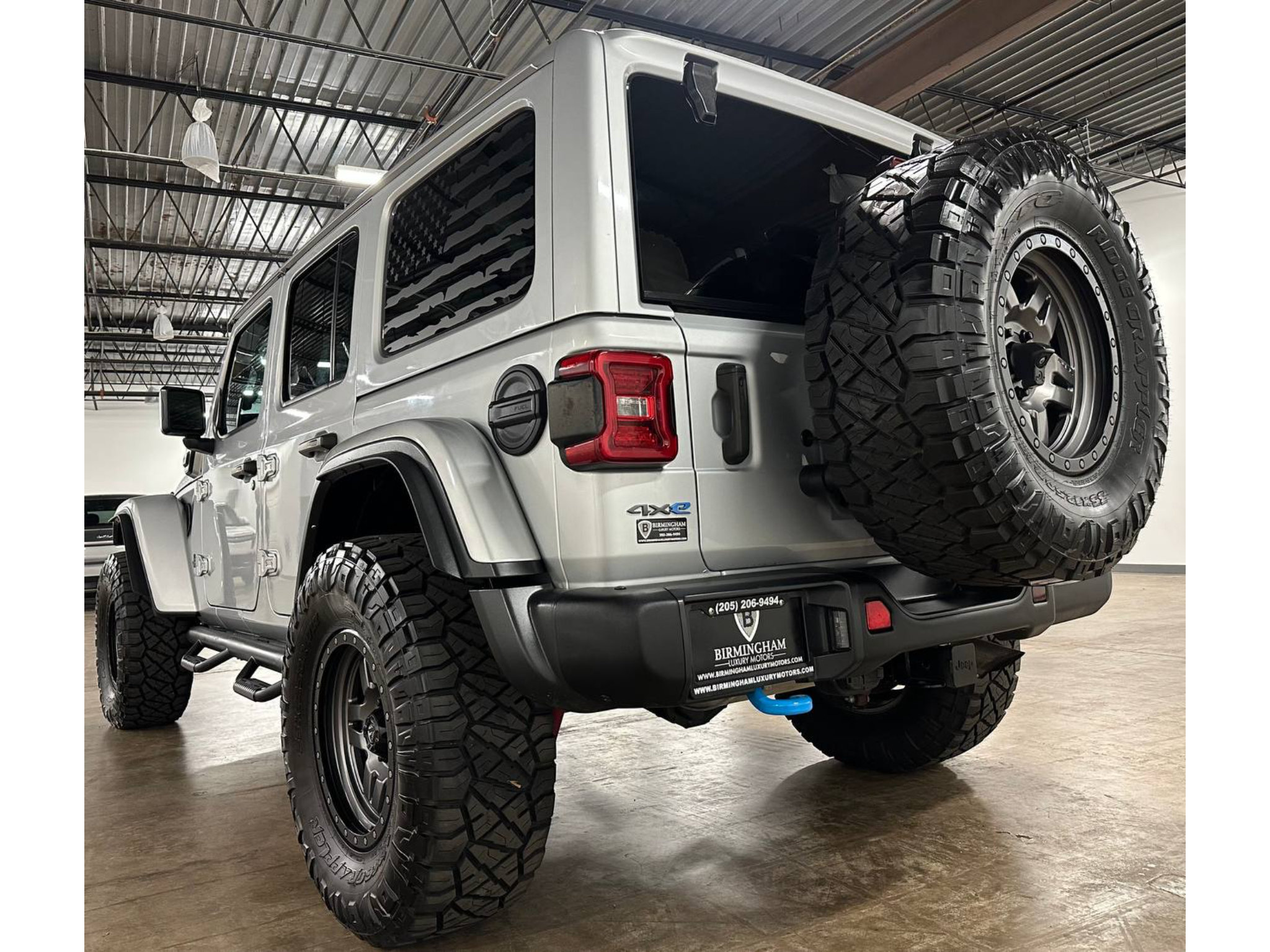 Used 2023 Jeep Wrangler Unlimited Rubicon 4xe w/ Steel Bumper Group AWD/4WD image 17