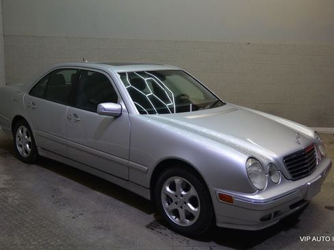 Used 2002 Mercedes-Benz E 320 Sedan image 4
