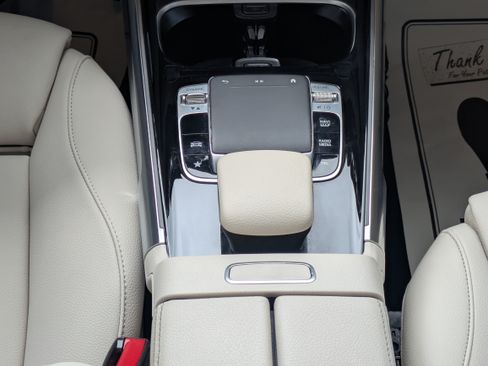 Used 2020 Mercedes-Benz GLB 250 image 18
