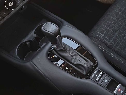 Used 2025 Honda HR-V LX image 19