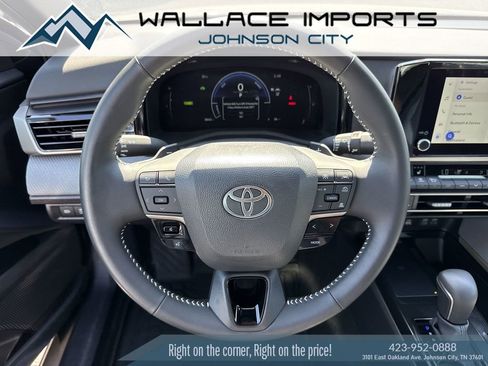 Used 2025 Toyota Camry SE w/ Convenience Package FWD image 31