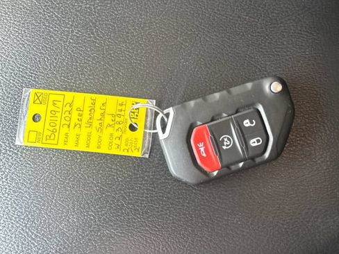 Used 2022 Jeep Wrangler Unlimited Sahara w/ LED Lighting Group AWD/4WD image 24
