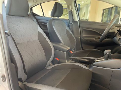 Used 2025 Nissan Versa SV image 31