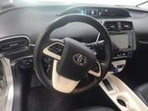 Used 2016 Toyota Prius Four w/ Advanced Technology Package image 36