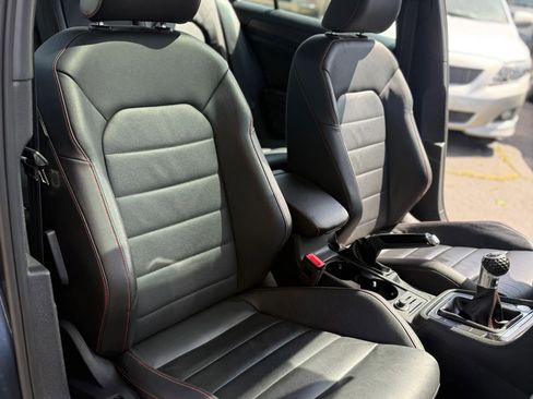 Used 2018 Volkswagen GTI SE w/ SE Leather Package FWD image 15