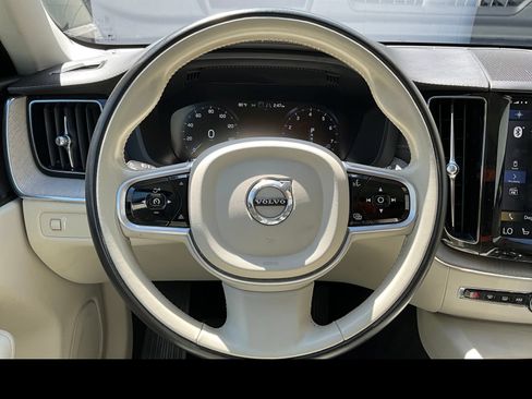 Used 2020 Volvo XC60 T5 Inscription w/ Protection Package Premier AWD/4WD image 3