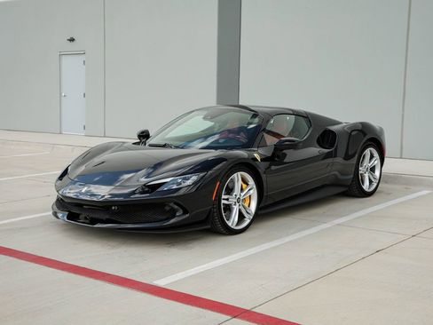 Used 2024 Ferrari 296 GTS RWD image 4