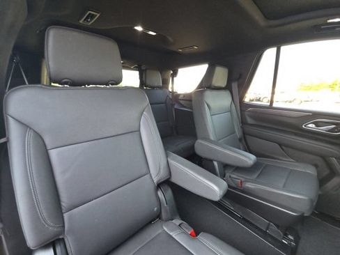 Used 2024 Chevrolet Tahoe Z71 w/ Luxury Package AWD/4WD image 17