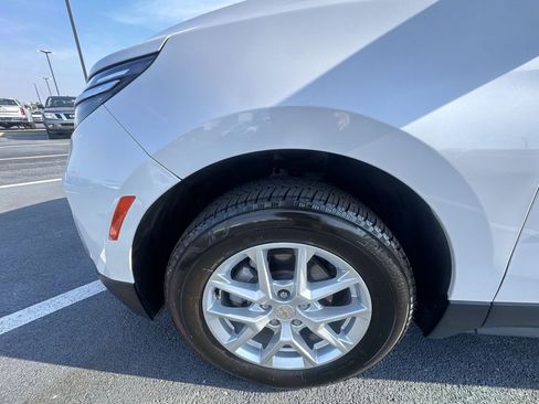 Used 2024 Chevrolet Equinox LT image 10