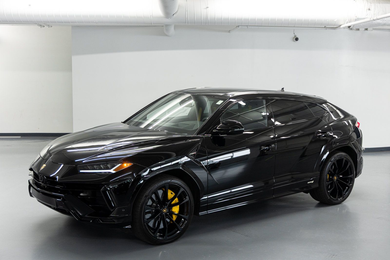 Used 2024 Lamborghini Urus S AWD/4WD image 3