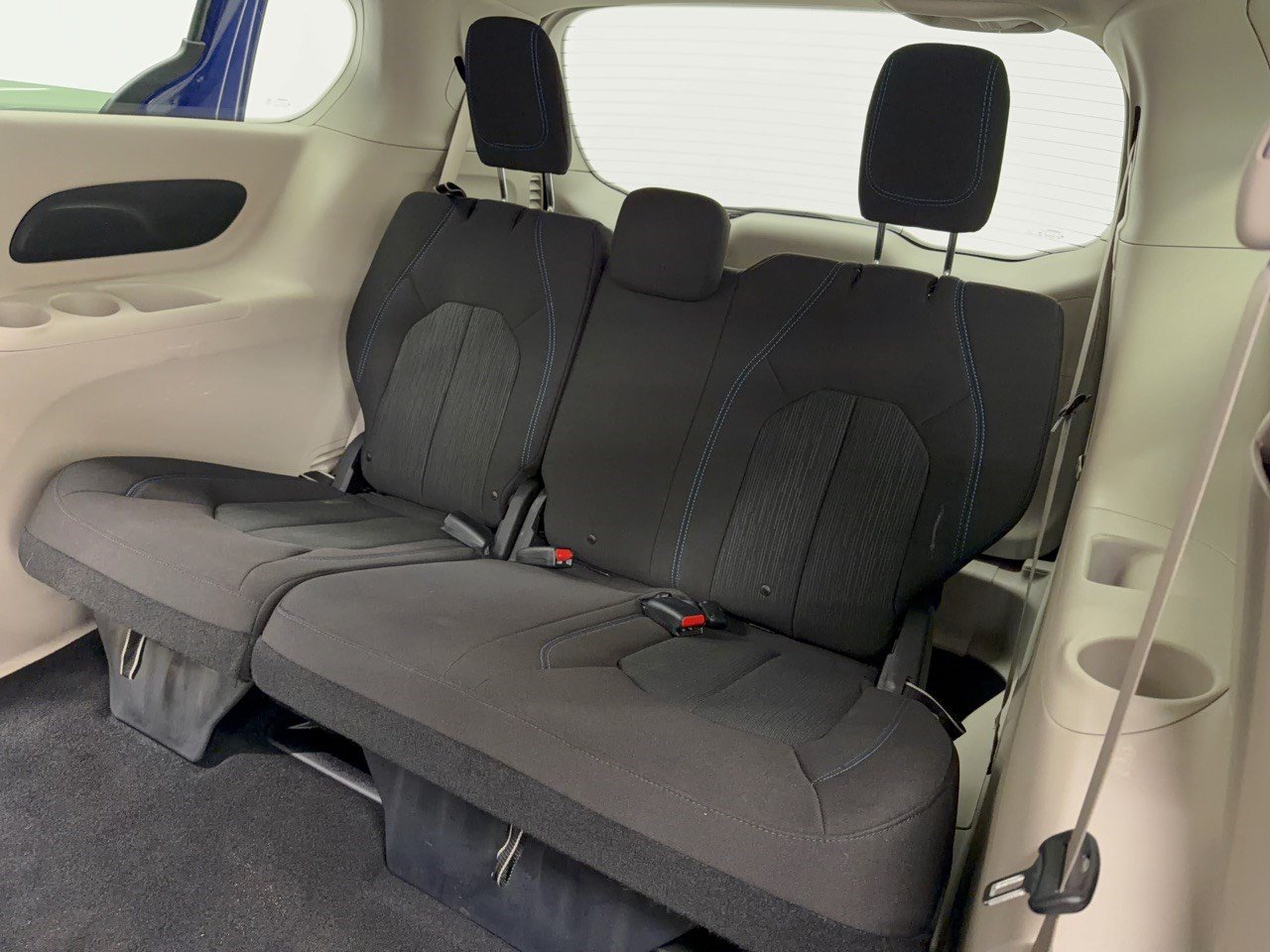 Used 2021 Chrysler Pacifica Touring FWD image 31