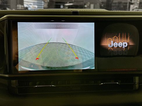 Used 2024 Jeep Wrangler Unlimited Rubicon image 21