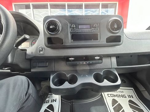 Used 2023 Mercedes-Benz Sprinter 2500 image 10