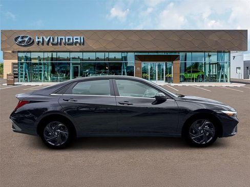 New 2026 Hyundai Elantra SEL Sport image 9