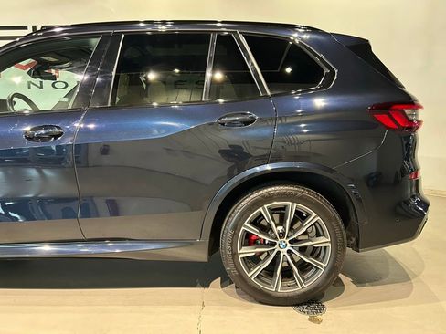 Used 2022 BMW X5 xDrive40i w/ M Sport Package AWD/4WD image 4