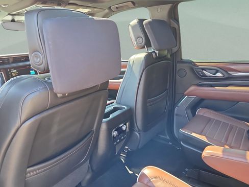 Used 2023 GMC Yukon XL Denali Ultimate w/ LPO, Floor Liner Package AWD/4WD image 12