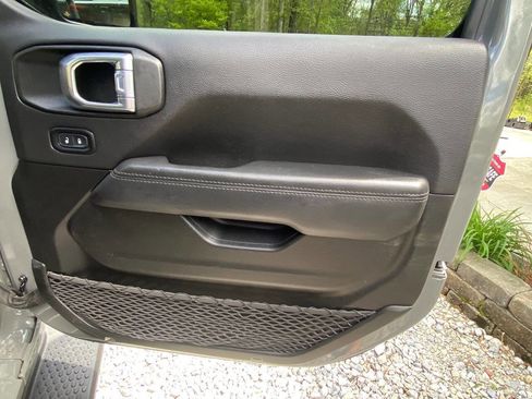 Used 2021 Jeep Wrangler Unlimited Sahara image 19