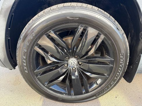 Used 2018 Volkswagen Atlas SEL Premium AWD/4WD image 11