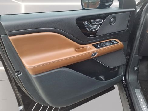 Used 2024 Lincoln Aviator Reserve w/ Equipment Group 201A image 8